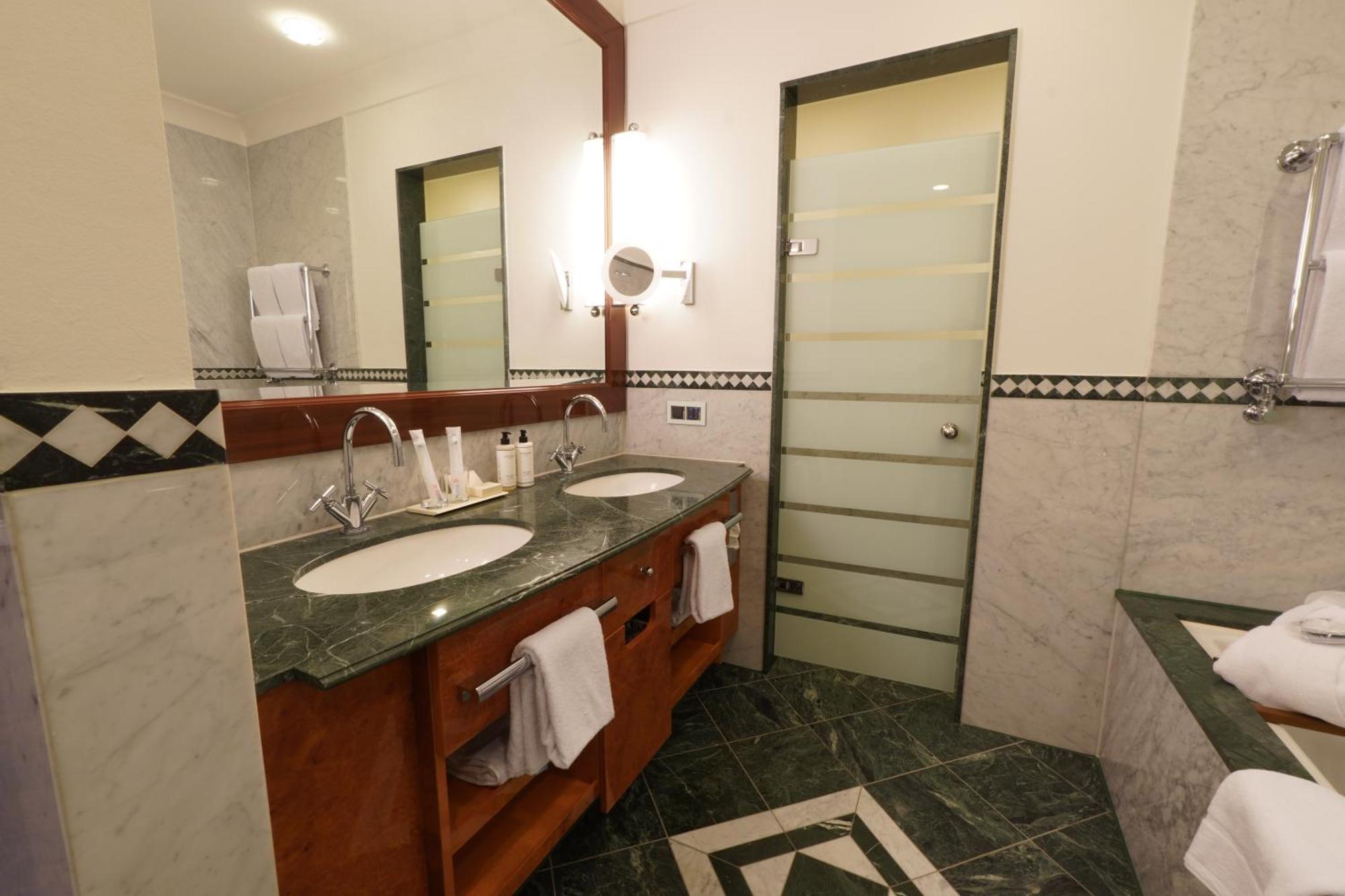 Lumiere Boutiquehotel Im Fuerstenhof Lipsk Zewnętrze zdjęcie
