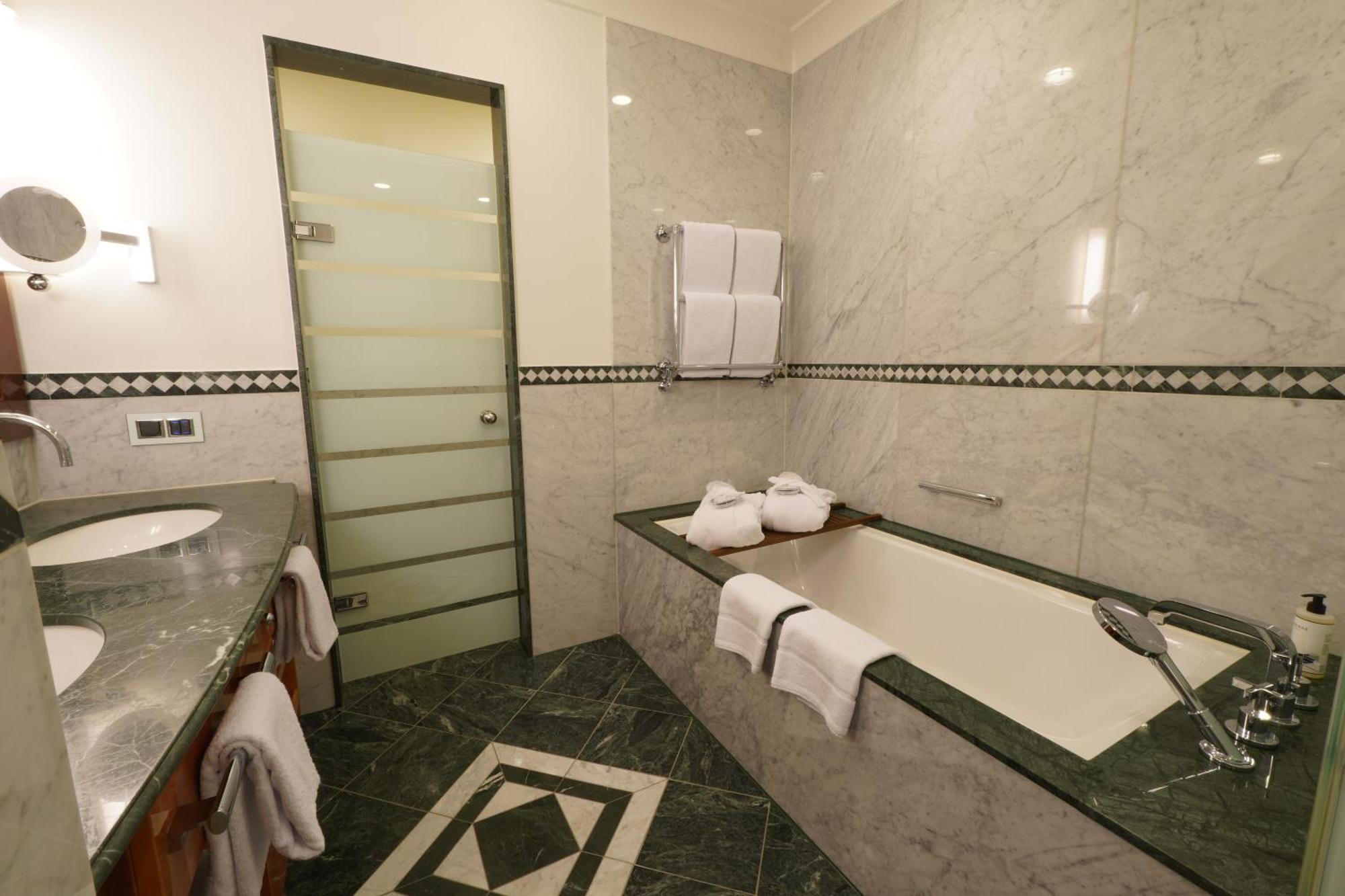 Lumiere Boutiquehotel Im Fuerstenhof Lipsk Zewnętrze zdjęcie